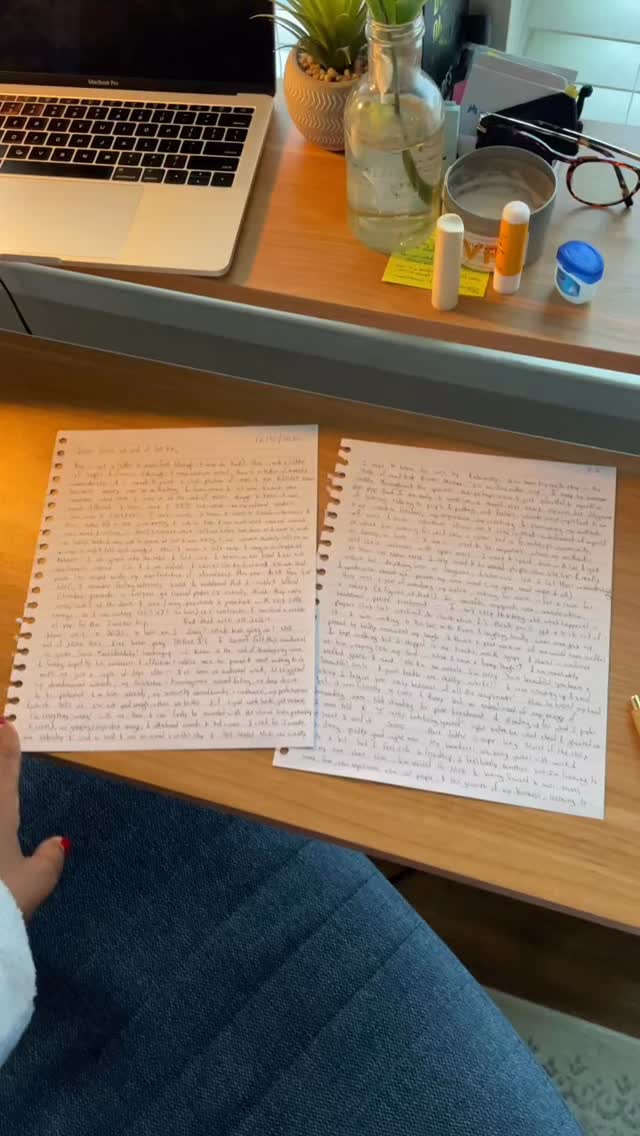what to write about ⬇️

 ❤️ where you are in life, how you feel, what's been happening, what you hope for the future (an exercise in self-intimacy)
💗 how you envision 2026 unfolding in past tense (a manifestation exercise)
🧡 your current vision for yourself in 3,5, or 10 years (see how much of your goals change in a year)
💛 a hype up encouragement letter tailored to you (a balm for seasonal sadness)

I opted for option 1 ❤️ and surprised myself with 2 pages front and back!! I really enjoyed writing this by hand with a snowscape on the tv and a candle lit. 

Make this exercise your own and let me know which option you choose!

#selfcaretips #journalingprompts #newyearritual